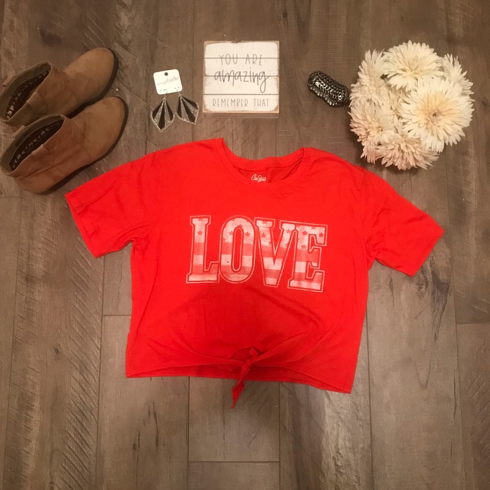 City Streets super soft cropped t-shirt. Small
